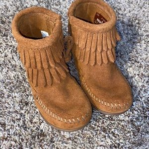 Girls moccasin booties!
